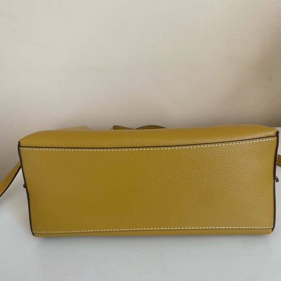 Coach Mollie Tote 25 in Yellow - Picture 5 of 9